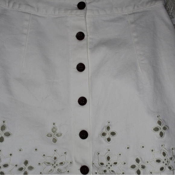 White jean skirt - Picture 7 of 7